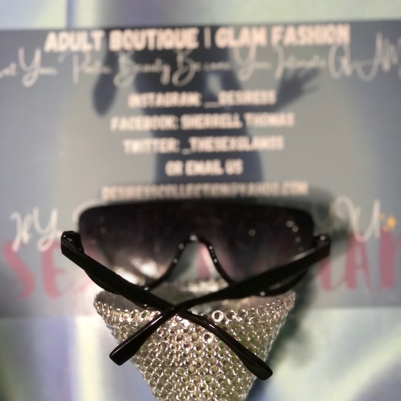Glam Glasses - Picture 3 of 5